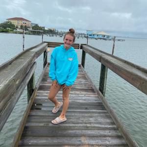 Meet your Posher, Chloe